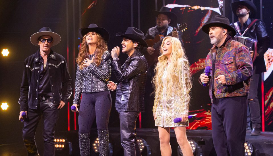 Lucero, Yuri, Emmanuel, Mijares, Christian Nodal - Juego de Voces