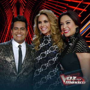 Lucero en La Voz México 2017 cantando Si Quieres Verme Llorar de su disco Enamorada con Banda