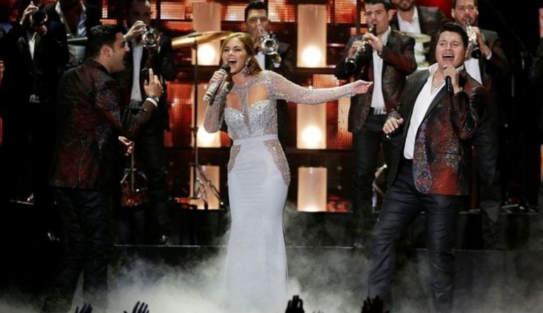 Lucero y Banda MS en Billboard