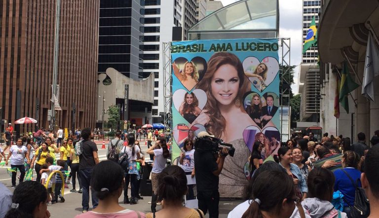 Lucero Flashmob