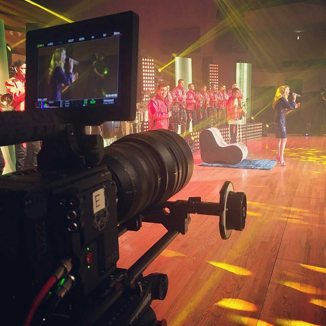 Lucero Enamorada con Banda
