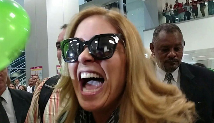 Lucero regresa a Brasil