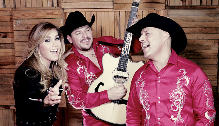 Lucero y Grupo Palomo cantan No Me Conoces Aún