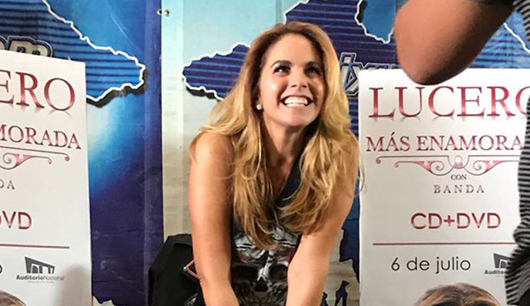 Lucero en Perisur Mixup