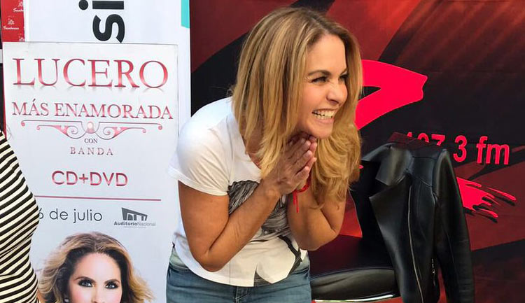 Lucero enloquece al público
