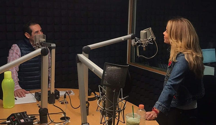 Lucero y Yordi Rosado en EXA FM