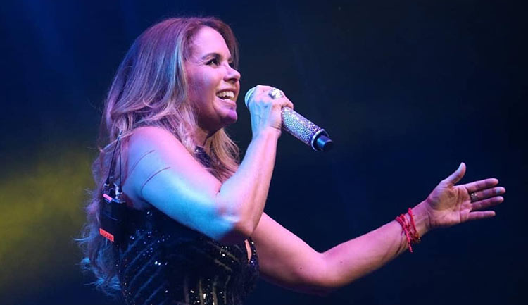 Lucero en la Feria del Libro de Toluca