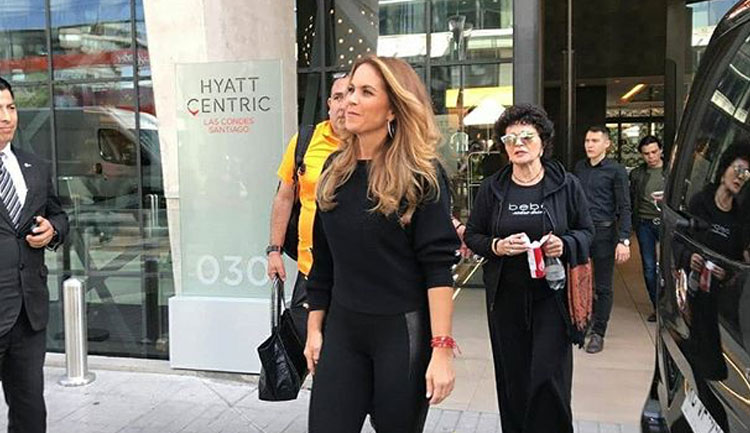 Lucero convive con fans chilenos