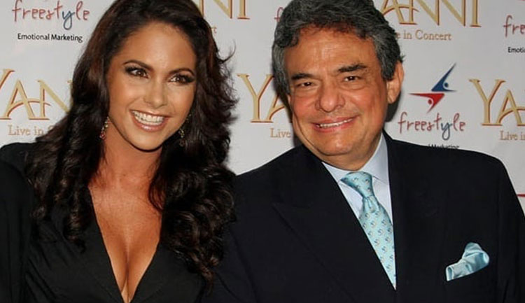 Lucero lamenta la muerte de José José