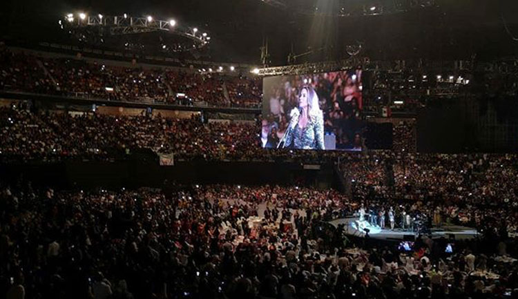 Lucero en concierto en El Palacio de los Deportes