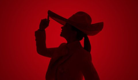 Lucero estrena el lyric video de Fuertes Declaraciones