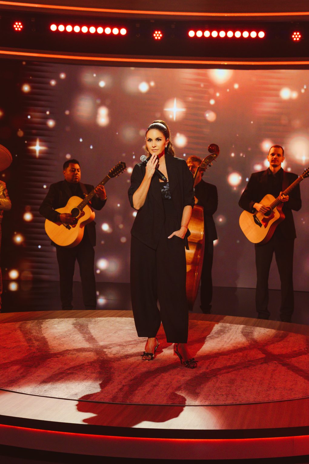 Lucero en Gigantes con Don Francisco