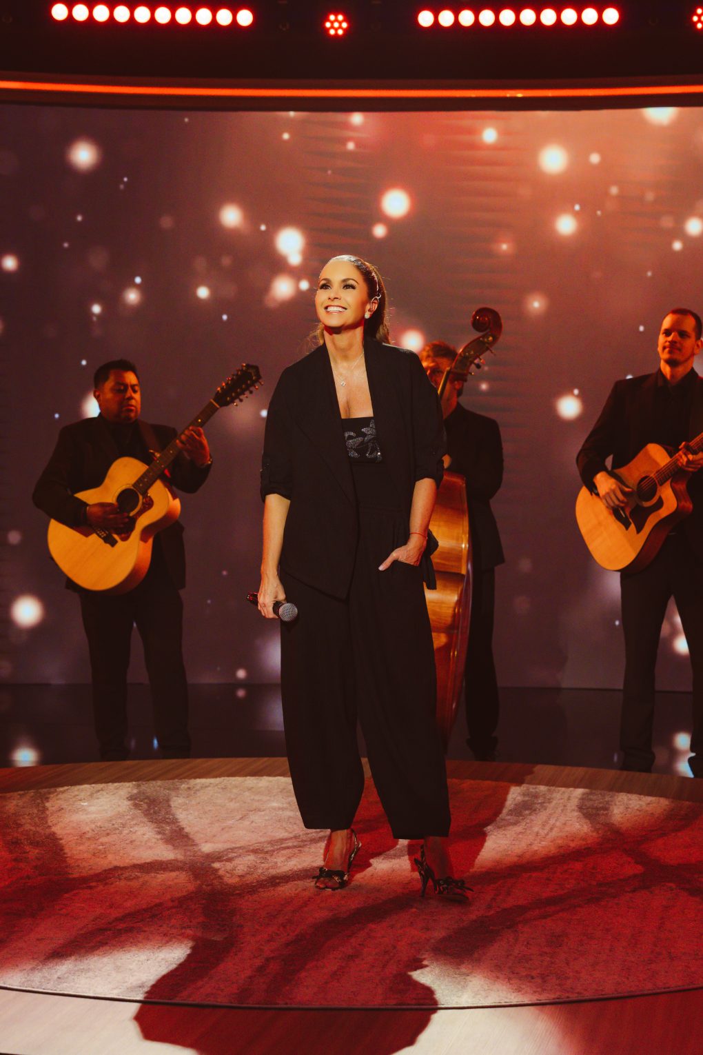 Lucero en Gigantes con Don Francisco