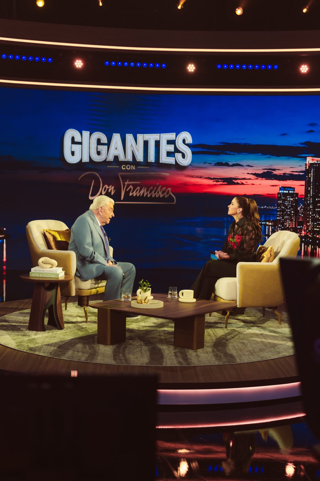 Lucero en Gigantes con Don Francisco
