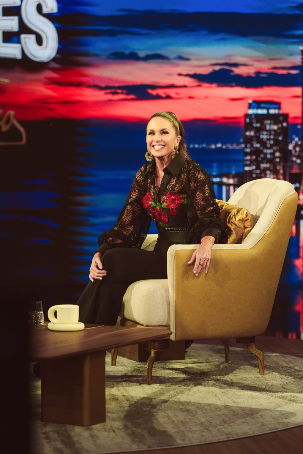 Lucero en Gigantes con Don Francisco