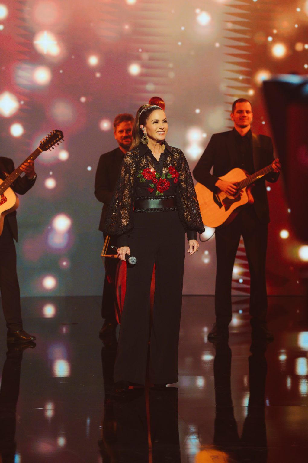 Lucero en Gigantes con Don Francisco