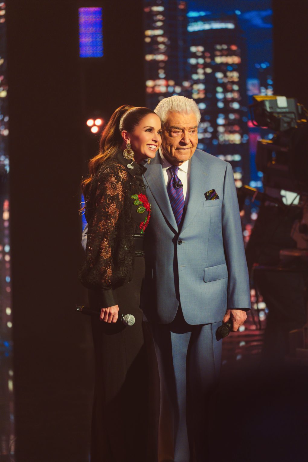 Lucero en Gigantes con Don Francisco