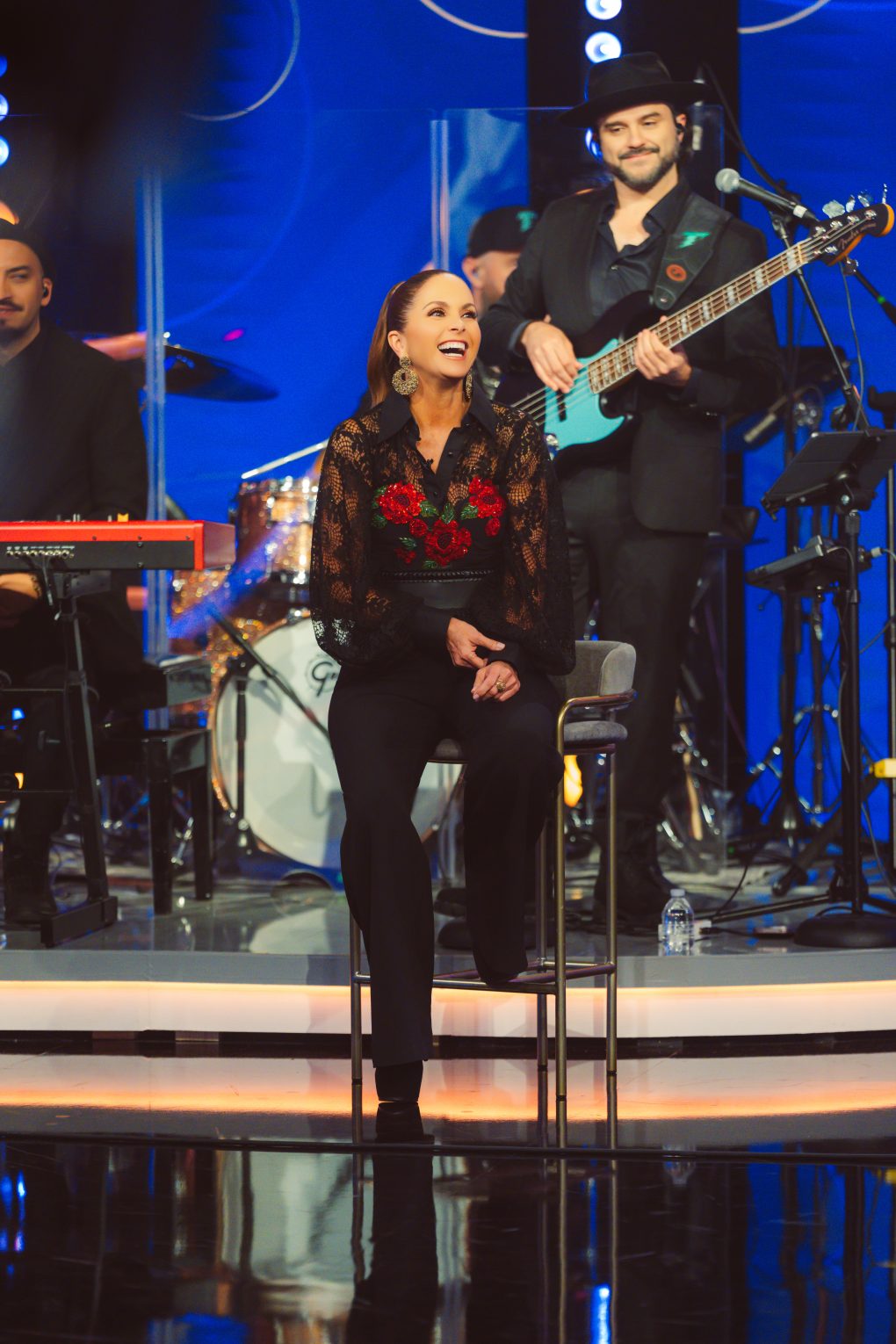 Lucero en Gigantes con Don Francisco