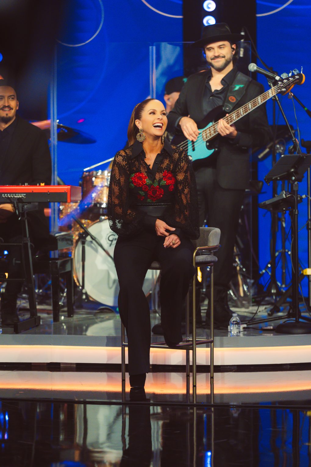 Lucero en Gigantes con Don Francisco