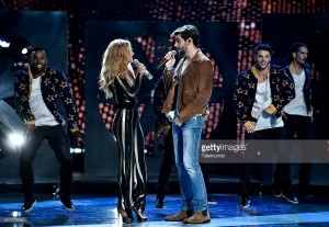 Lucero y Alvaro Soler Bajo el mismo sol Latin AMAs 2016