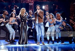 Lucero y Alvaro Soler Bajo el mismo sol Latin AMAs 2016