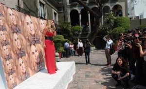 Lucero presenta su nuevo disco Enamorada con Banda