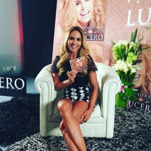 Lucero presenta su nuevo disco Enamorada con banda