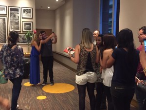 lucero-convive-con-fans-brasil-0025