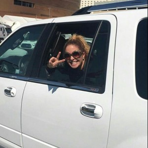 Lucero ensaya el himno nacional mexicano para cantarlo en la pelea del Canelo en Las Vegas