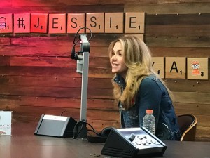 Lucero EXA FM