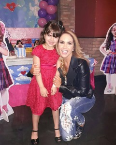 Lucero fiesta de Carinha de Anjo y cumpleaños 48