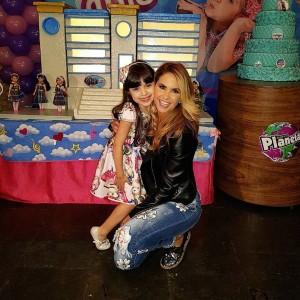 Lucero fiesta de Carinha de Anjo y cumpleaños 48