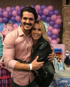 Lucero fiesta de Carinha de Anjo y cumpleaños 48