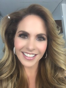 Lucero graba Más Enamorada Con Banda