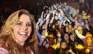 Lucero graba Más Enamorada Con Banda