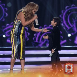 Lucero en Pequeños Gigantes