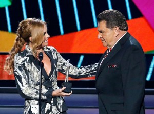 Lucero en Premios Tu Mundo